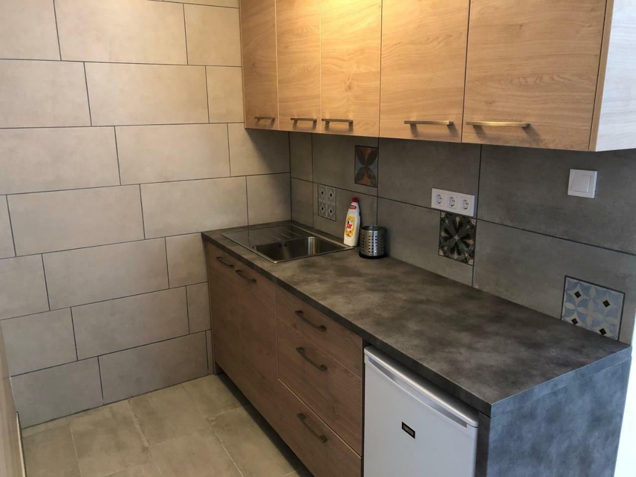 מישקולץ Juno Apartman Vendeghaz מראה חיצוני תמונה