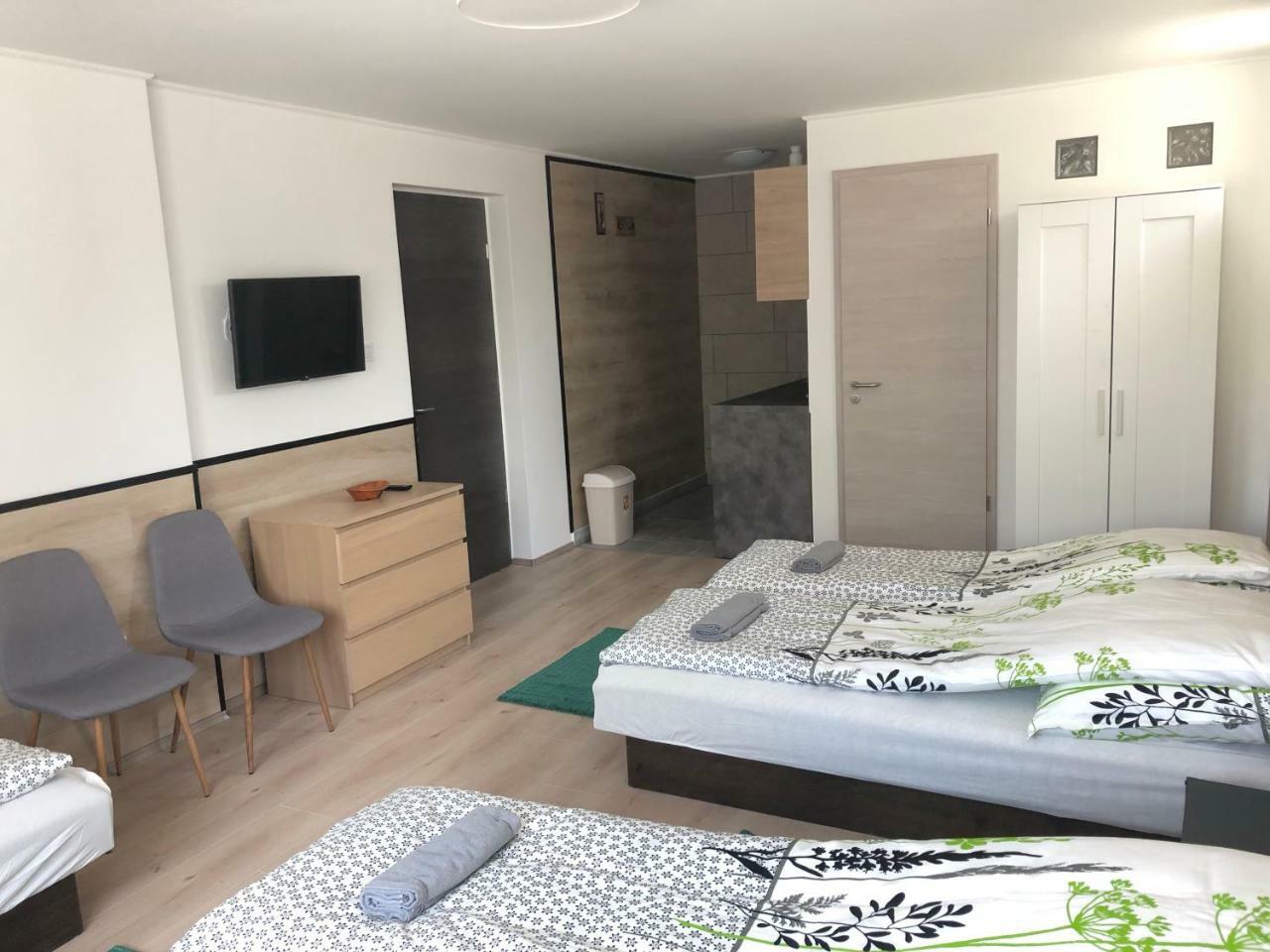 מישקולץ Juno Apartman Vendeghaz מראה חיצוני תמונה