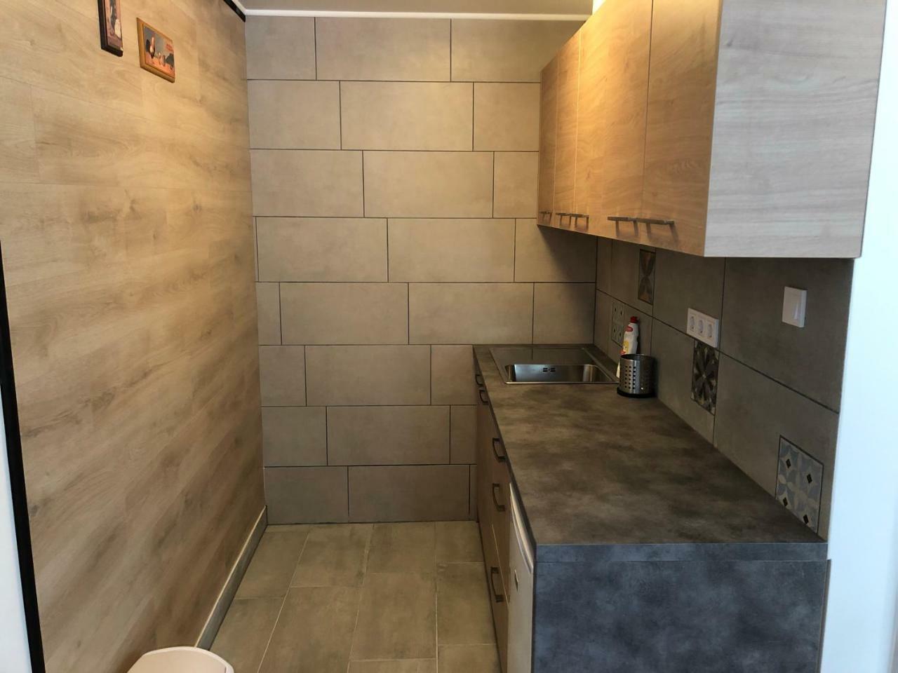 מישקולץ Juno Apartman Vendeghaz מראה חיצוני תמונה