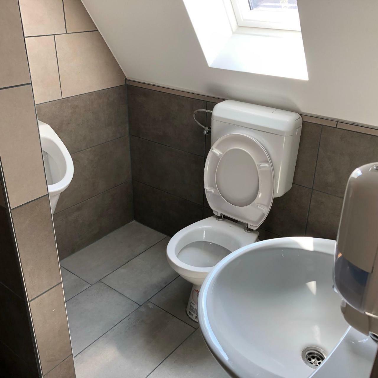 מישקולץ Juno Apartman Vendeghaz מראה חיצוני תמונה