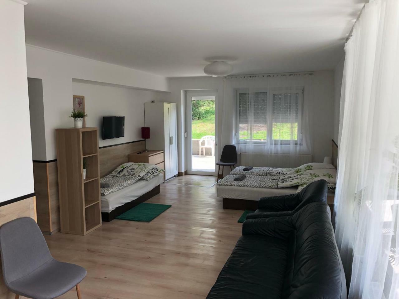 מישקולץ Juno Apartman Vendeghaz מראה חיצוני תמונה