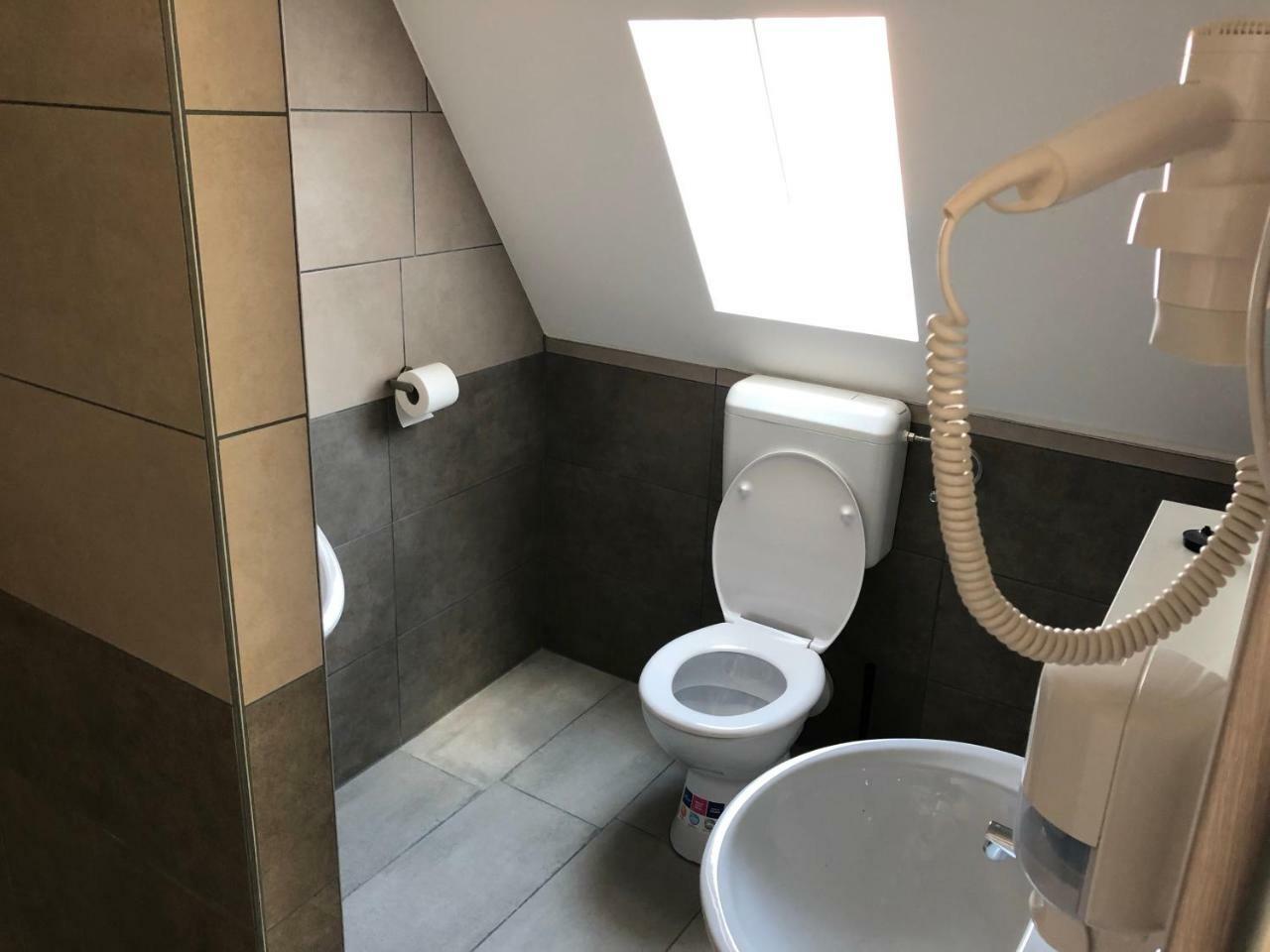 מישקולץ Juno Apartman Vendeghaz מראה חיצוני תמונה