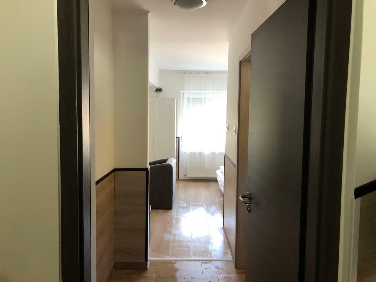 מישקולץ Juno Apartman Vendeghaz מראה חיצוני תמונה